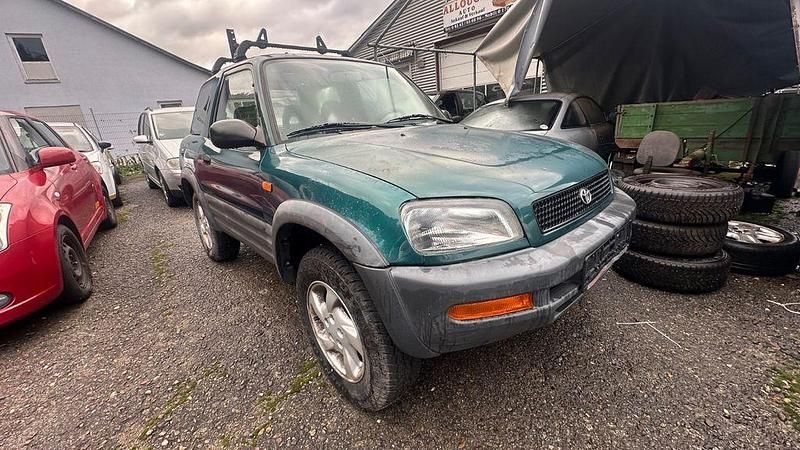 Grün Gebraucht 1997 Toyota RAV4 SUV | 1.800 € (Fairer Preis) - Bild 1/4