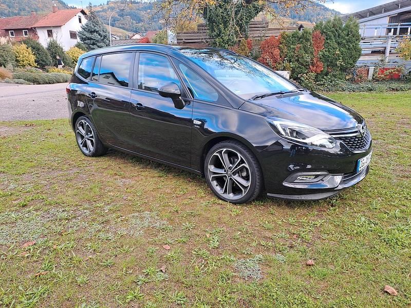Schwarz Gebraucht 2017 Opel Zafira Tourer Van / Kleinbus | 9.999 € (Guter Preis) - Bild 1/4