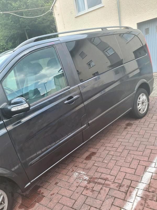 Schwarz Gebraucht 2004 Mercedes Viano Van / Kleinbus | 7.500 € - Bild 1/4