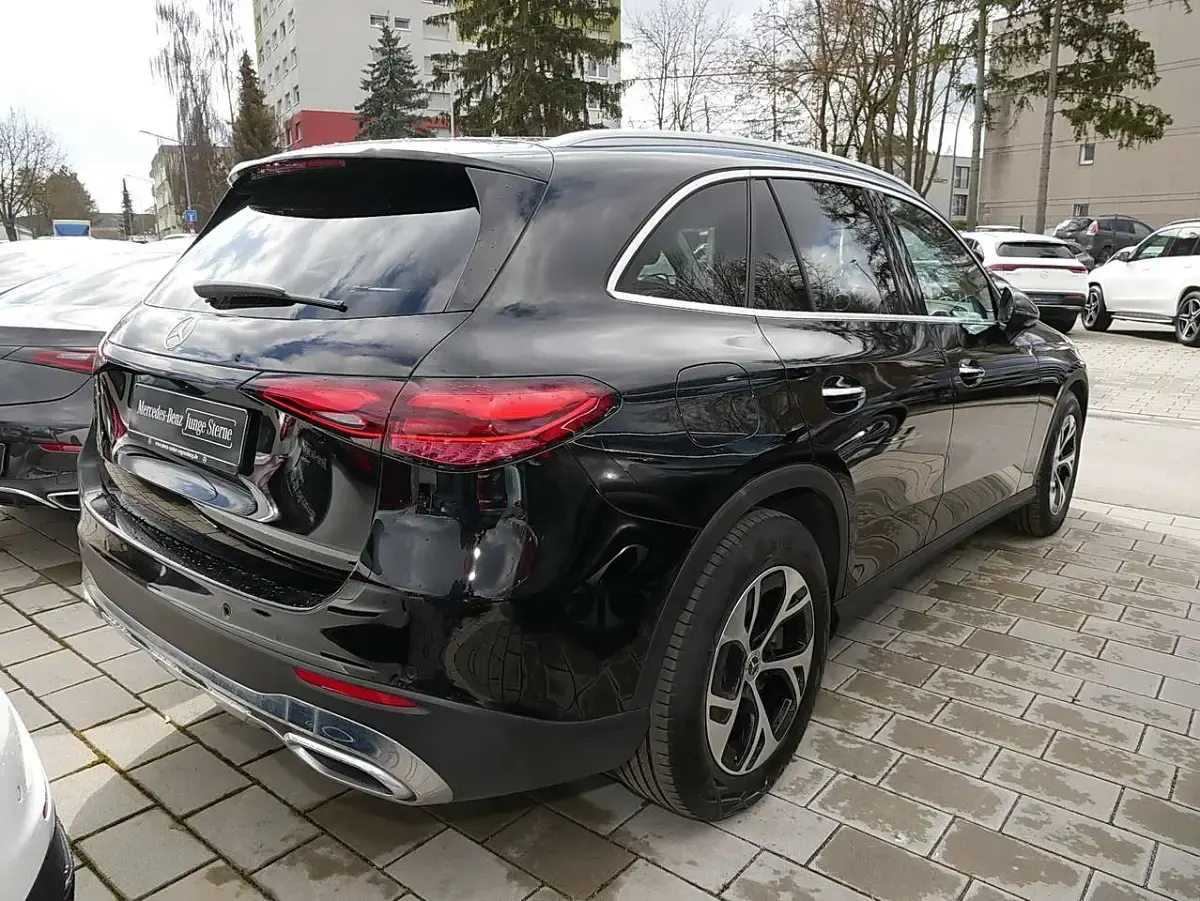 Gebraucht Mercedes GLC450 367 PS (269 kW) 2024 Unilack schwarz SUV
