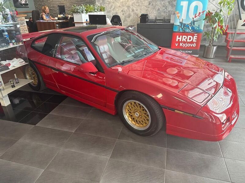Rot Gebraucht 1990 Pontiac Fiero | 9.560 € - Bild 1/4