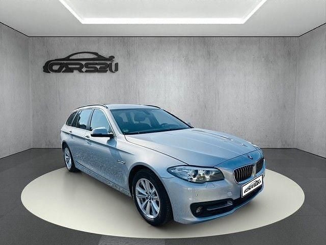 Gebraucht BMW 520 Performance 190 PS (139 kW) 2016 Glaciersilber Kombi