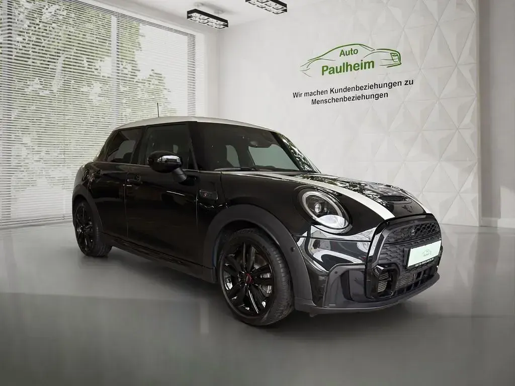 Używany Mini John Cooper Works 178 KM (130 kW) 2024 Czarny Hatchback