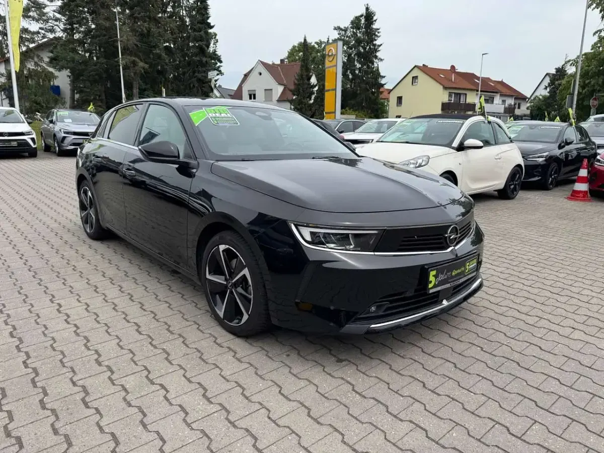 Gebraucht Opel Astra Elegance 131 PS (96 kW) 2023 Schwarz Kleinwagen