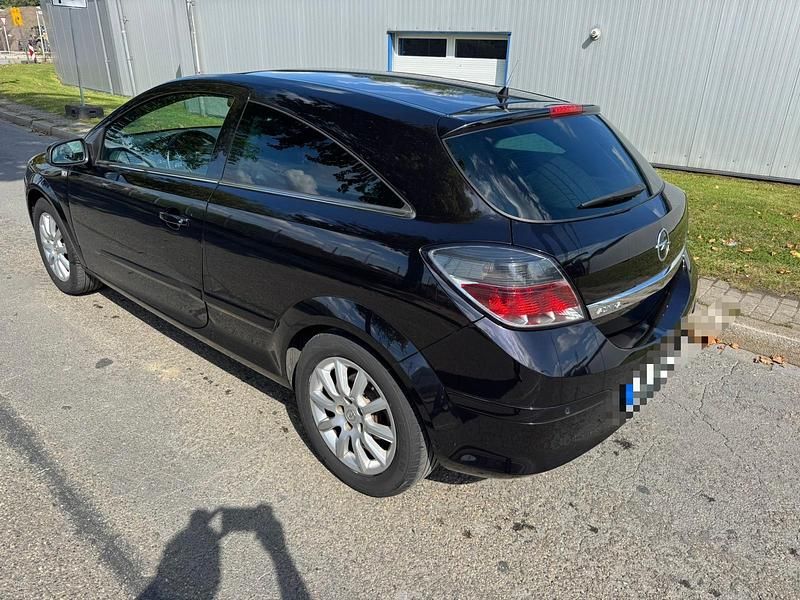 Schwarz Gebraucht 2009 Opel Astra GTC Kleinwagen | 1.950 € (Guter Preis) - Bild 1/4
