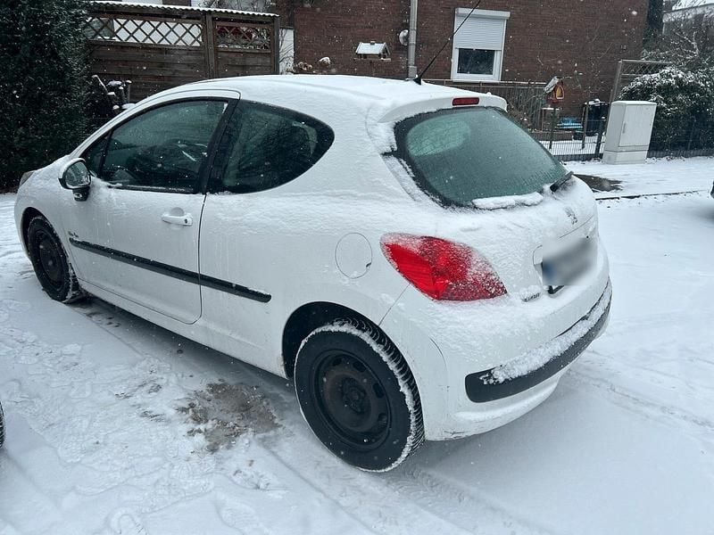 Gebraucht Peugeot 207 75 PS (55 kW) 2009 Weiß Kleinwagen