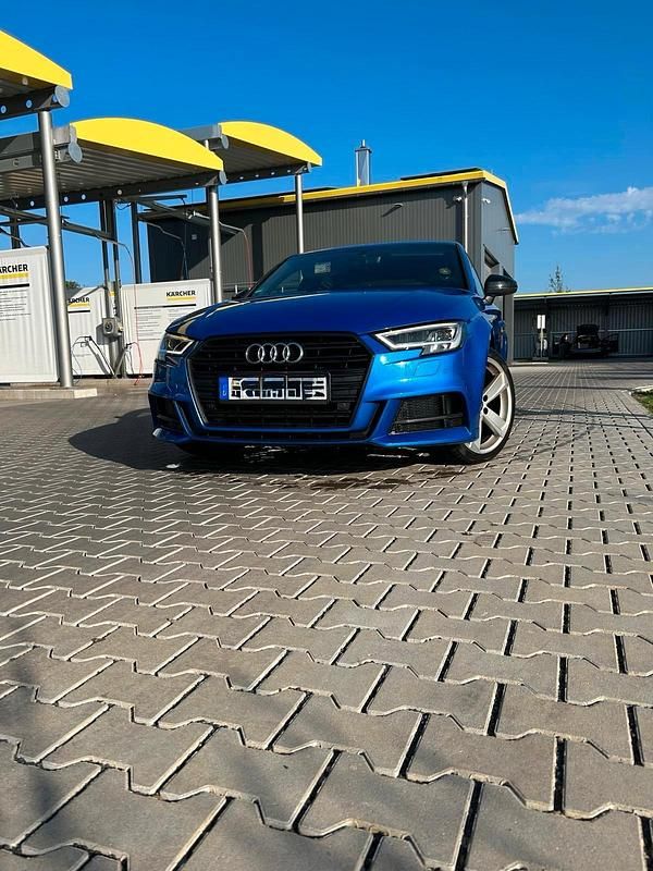 Gebraucht Audi A3 S-Line 2018 Blau Limousine