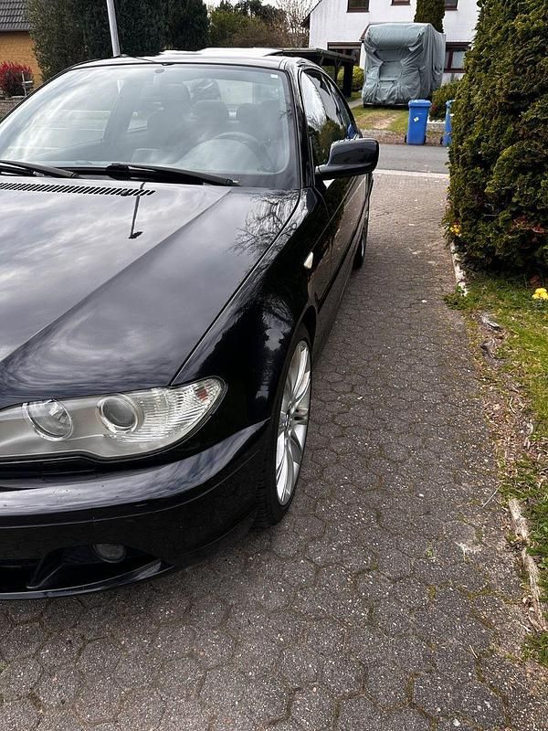 Second-hand BMW 330 Performance 231 CP (169 kW) 2004 Negru Coupe