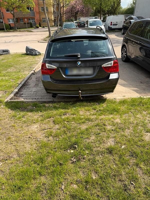 Gebraucht BMW 318 130 PS (95 kW) 2007 Grau Kombi