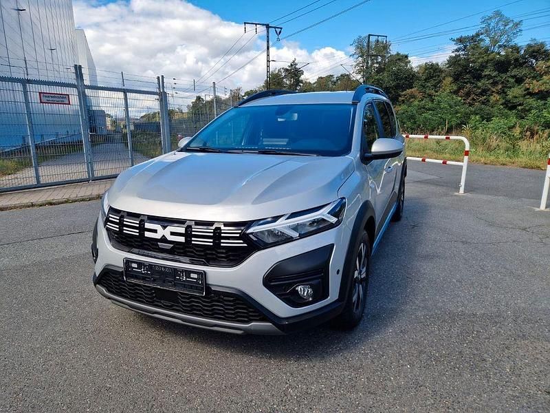 Gebraucht Dacia Jogger Expression 110 PS (80 kW) 2022 Grau Van / Kleinbus