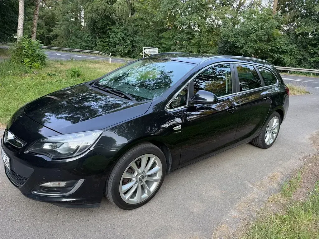 Gebraucht Opel Astra Sport 110 PS (80 kW) 2013 Grau Kombi