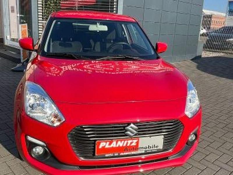 Gebraucht Suzuki Swift Comfort 112 PS (82 kW) 2019 Rot Kleinwagen
