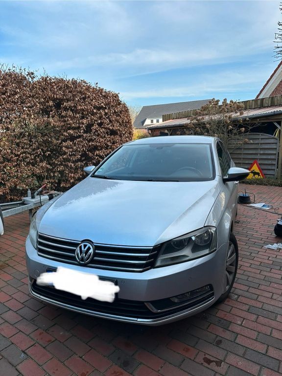 Silber Gebraucht 2012 VW Passat Trendline Limousine | 5.500 € (Guter Preis) - Bild 1/4
