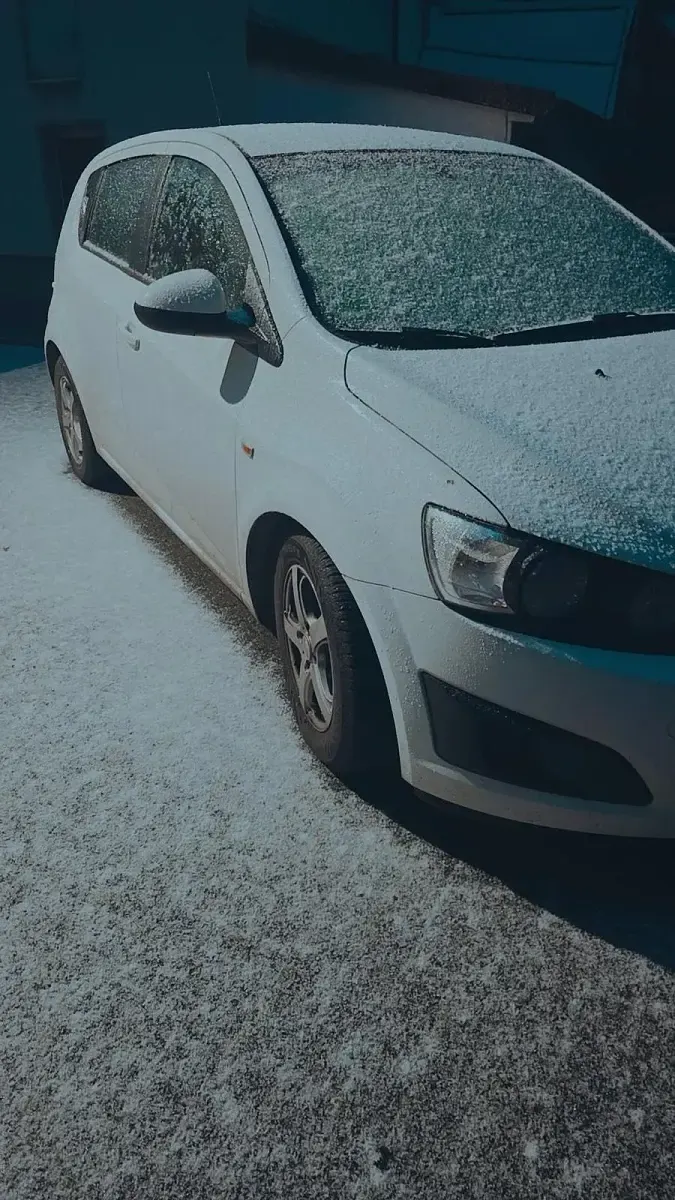 Gebraucht Chevrolet Aveo 84 PS (61 kW) 2011 Weiß Kleinwagen