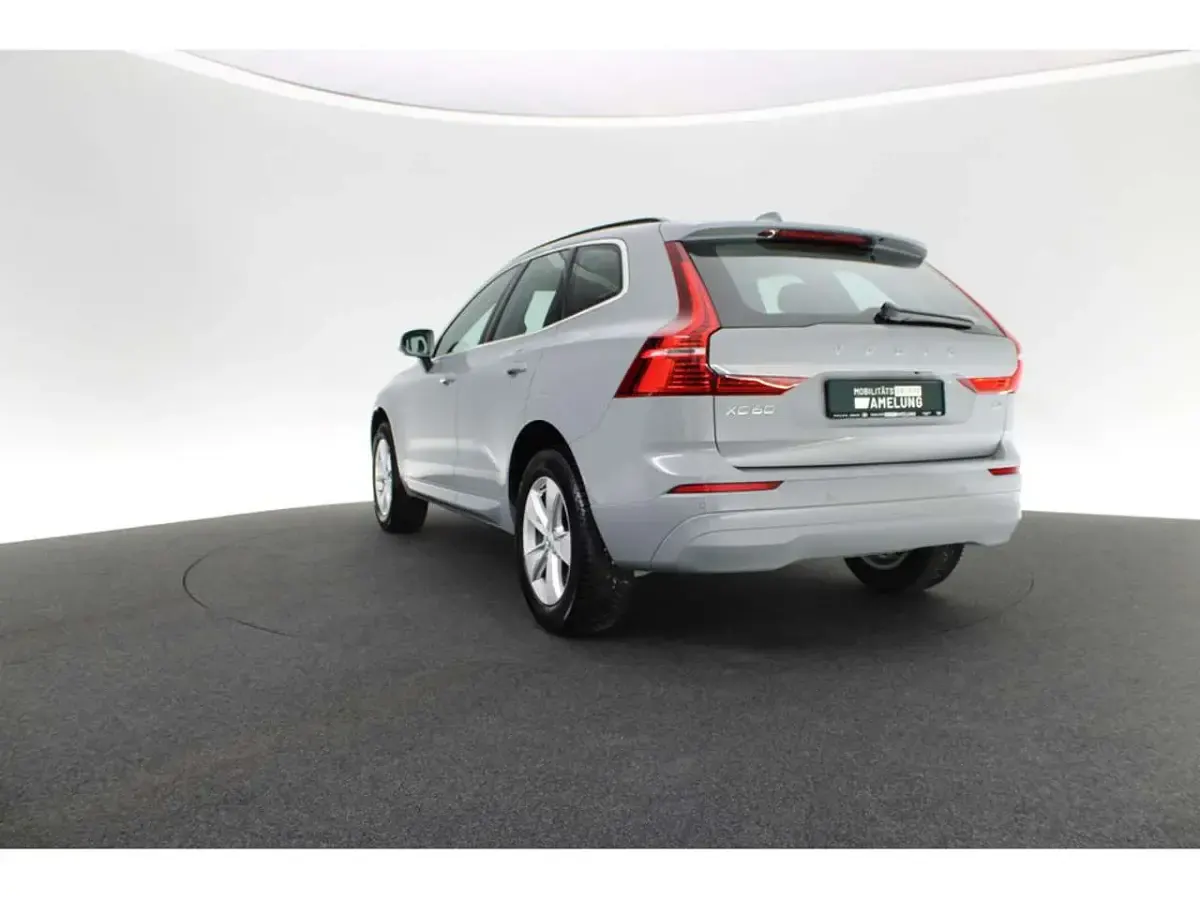 Gebraucht Volvo XC60 Core 197 PS (144 kW) 2023 Grau SUV