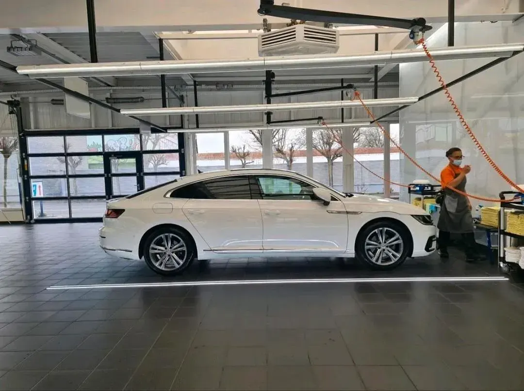 Gebraucht VW Arteon R-line 190 PS (139 kW) 2018 Weiß Kleinwagen