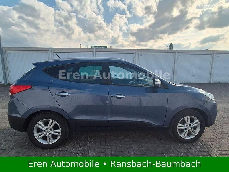 Gebraucht Hyundai ix35 135 PS (99 kW) 2012 Blau SUV