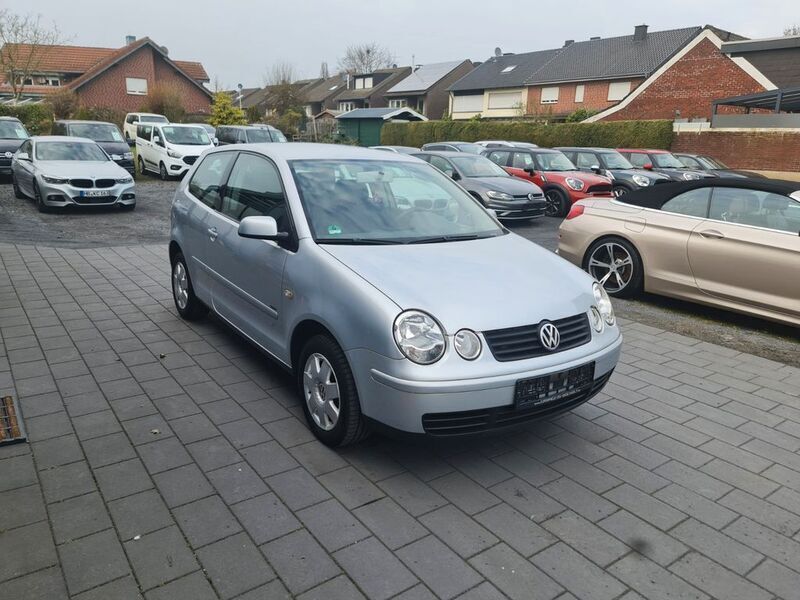 Silber Gebraucht 2002 VW Polo Highline Kleinwagen | 2.990 € (Etwas zu teuer) - Bild 1/4