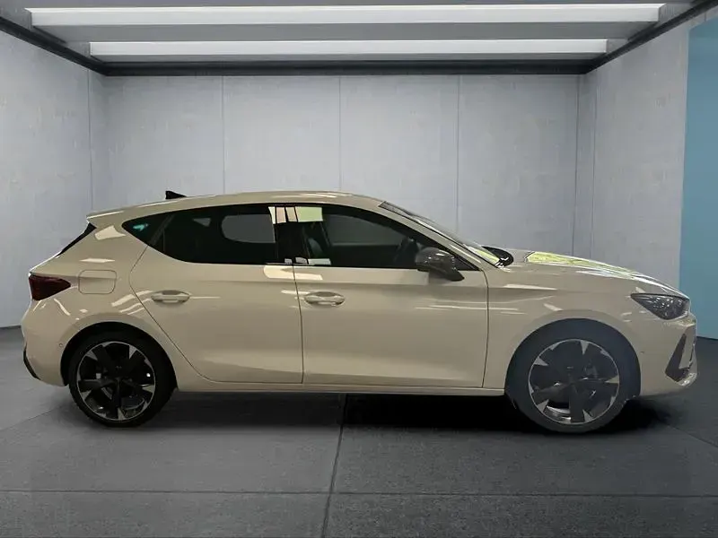 Gebraucht Cupra Leon 150 PS (110 kW) 2025 Weiß Kleinwagen