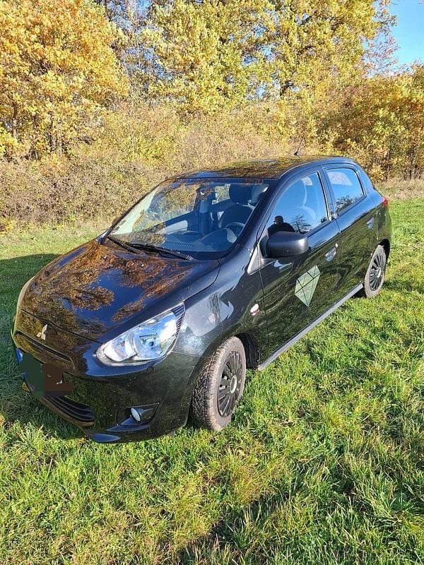 Schwarz Gebraucht 2014 Mitsubishi Space Star Diamant Edition Kleinwagen | 5.200 € (Guter Preis) - Bild 1/4