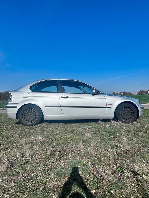 Gebraucht BMW 316 115 PS (84 kW) 2002 Silber Coupé