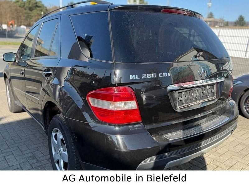 Gebraucht Mercedes ML280 190 PS (139 kW) 2007 Schwarz SUV