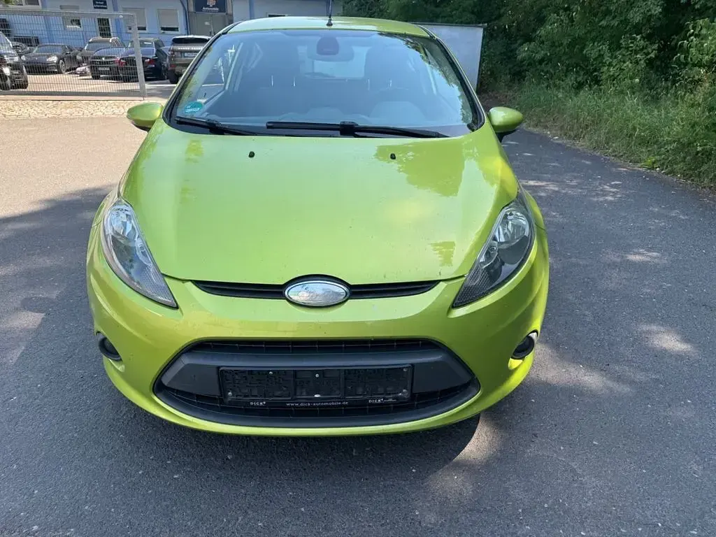 Gebraucht Ford Fiesta Trend 97 PS (71 kW) 2009 Grün Kleinwagen