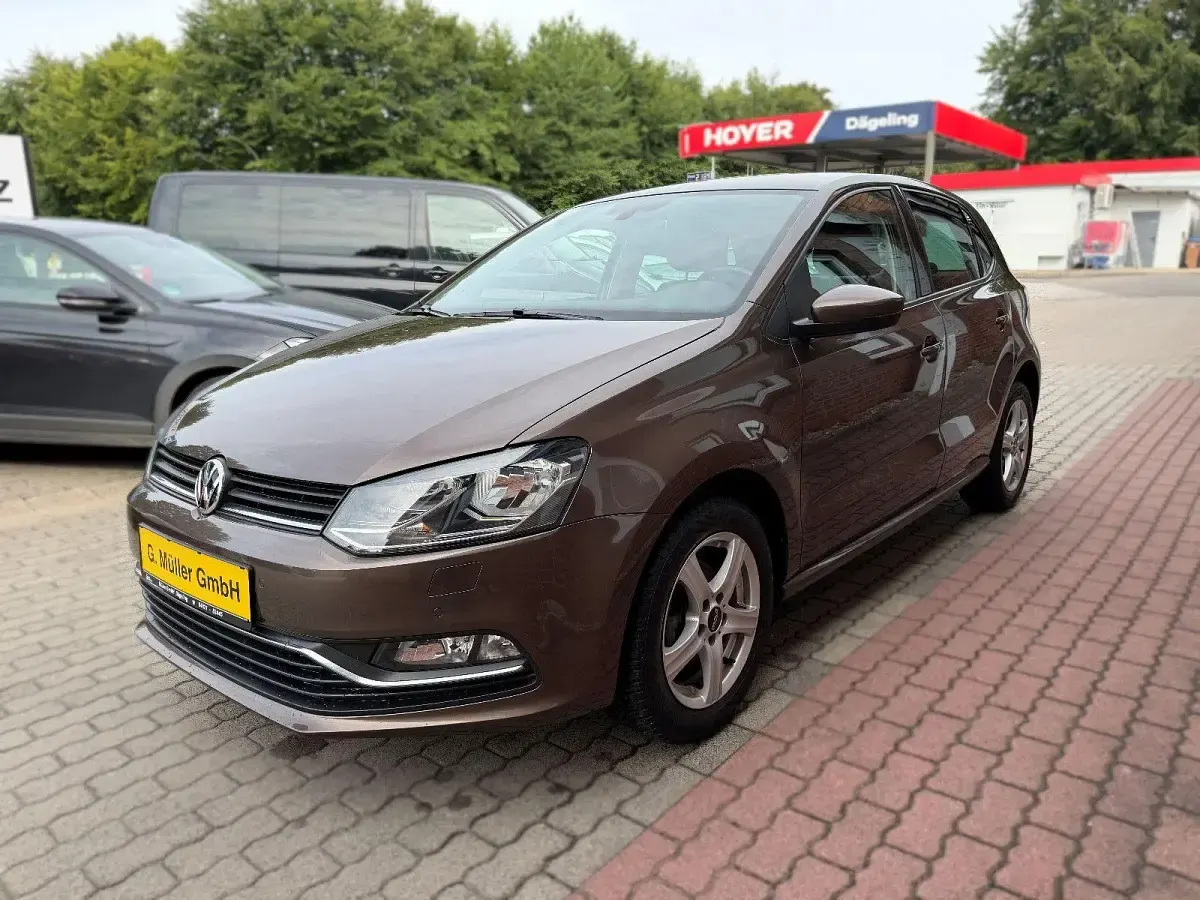 Gebraucht VW Polo Comfortline 75 PS (55 kW) 2015 Braun Kleinwagen