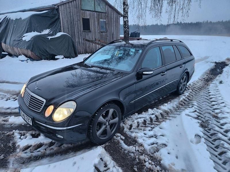 Gebraucht Mercedes E320 Avantgarde 204 PS (150 kW) 2004 Schwarz Kombi