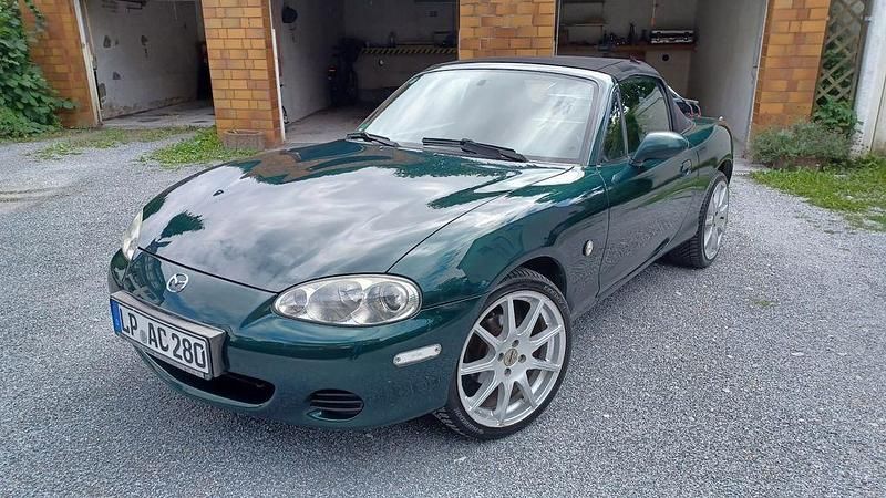 Grün Gebraucht 2001 Mazda MX5 Cabrio | 3.900 € (Fairer Preis) - Bild 1/4