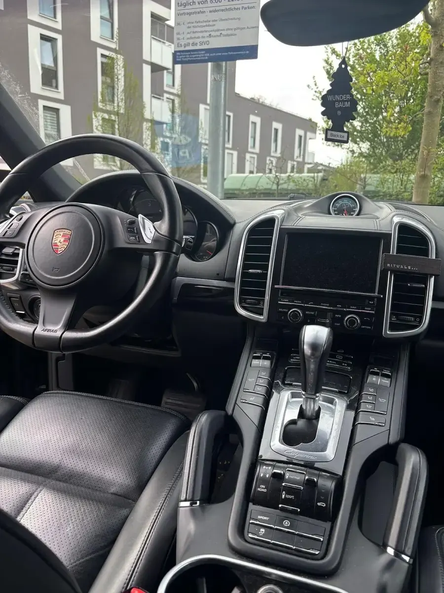 Second-hand Porsche Cayenne 245 CP (180 kW) 2013 Negru SUV