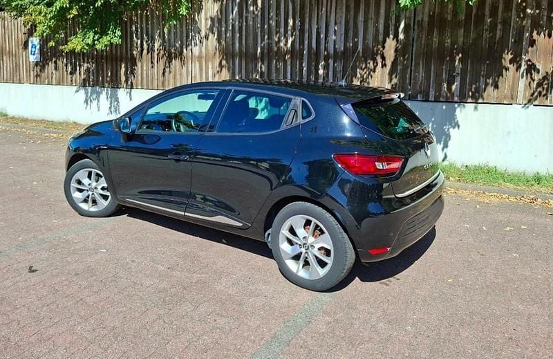 Gebraucht Renault Clio IV 118 PS (86 kW) 2017 Schwarz Limousine