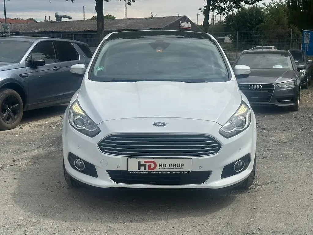 Gebraucht Ford S-MAX Titanium 150 PS (110 kW) 2017 Weiß Van / Kleinbus