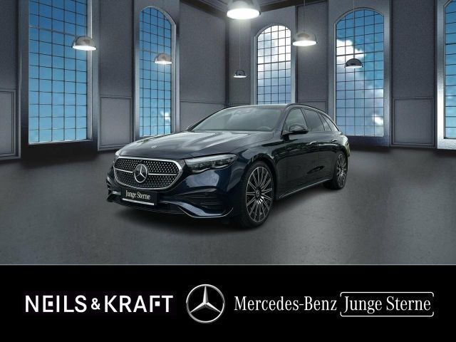Blau Gebraucht 2023 Mercedes E220 AMG Kombi | 63.980 € - Bild 1/4