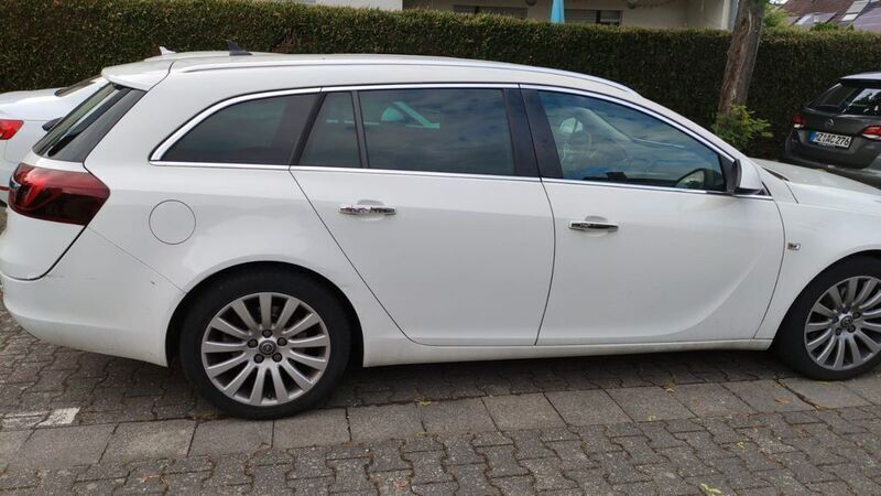 Weiß Gebraucht 2015 Opel Insignia Country Tourer Eco Kombi | 9.350 € (Superpreis) - Bild 1/4