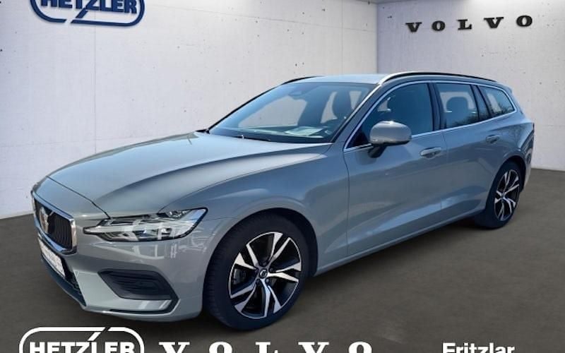 Vapour grey / metallic Gebraucht 2024 Volvo V60 Core Kombi | 43.850 € (Etwas zu teuer) - Bild 1/4