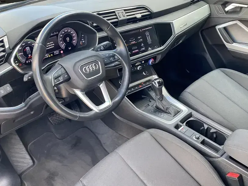 Gebraucht Audi Q3 Ambiente 150 PS (110 kW) 2021 Schwarz SUV