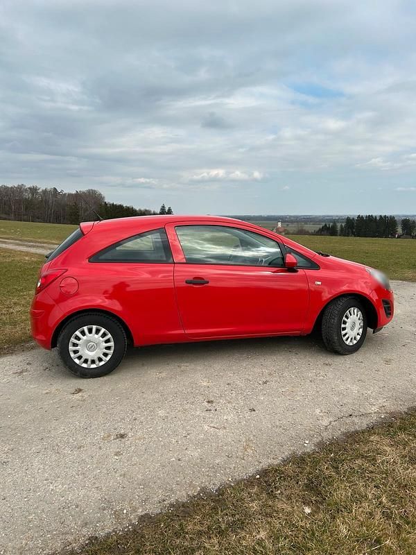 Gebraucht Opel Corsa 69 PS (50 kW) 2014 Rot Kleinwagen