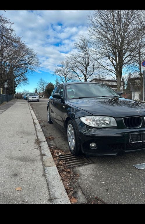 Schwarz Gebraucht 2005 BMW 120 Kleinwagen | 2.200 € (Superpreis) - Bild 1/4