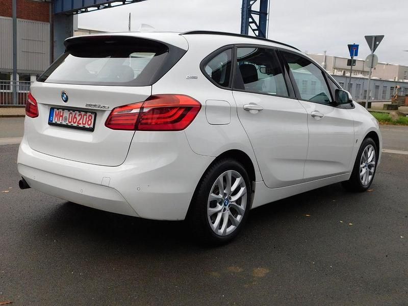 Gebraucht BMW 225 Active Tourer Advantage 136 PS (100 kW) 2016 Weiß Van / Kleinbus