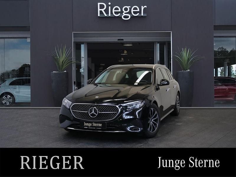 Black metallic Gebraucht 2024 Mercedes E200 Avantgarde Kombi | 42.560 € (Superpreis) - Bild 1/4