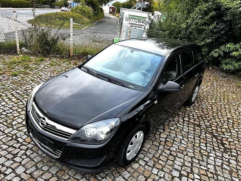 Schwarz Gebraucht 2009 Opel Astra Limousine | 3.100 € (Fairer Preis) - Bild 1/4