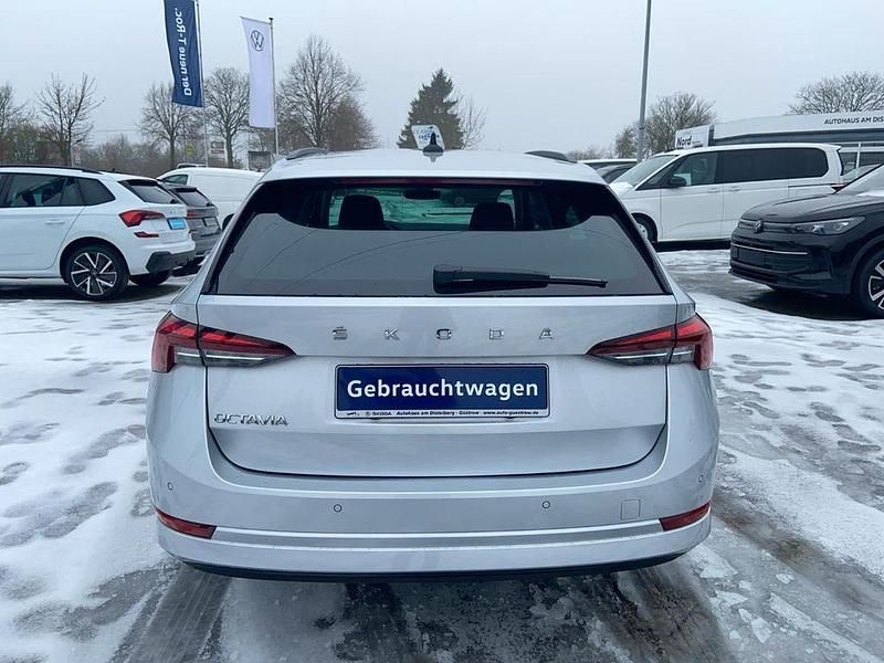 Gebraucht Skoda Octavia Ambition 150 PS (110 kW) 2022 Silber Kombi