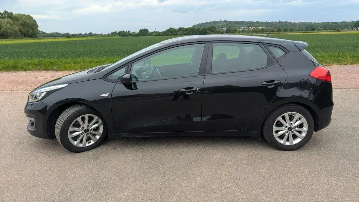 Gebraucht Kia Ceed 101 PS (74 kW) 2017 Schwarz Kleinwagen
