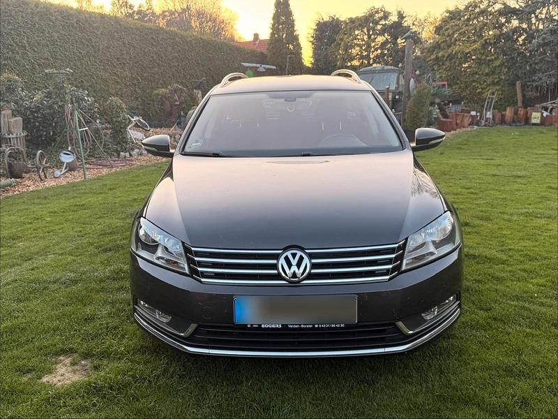 Gebraucht VW Passat Highline 140 PS (102 kW) 2011 Braun Kombi