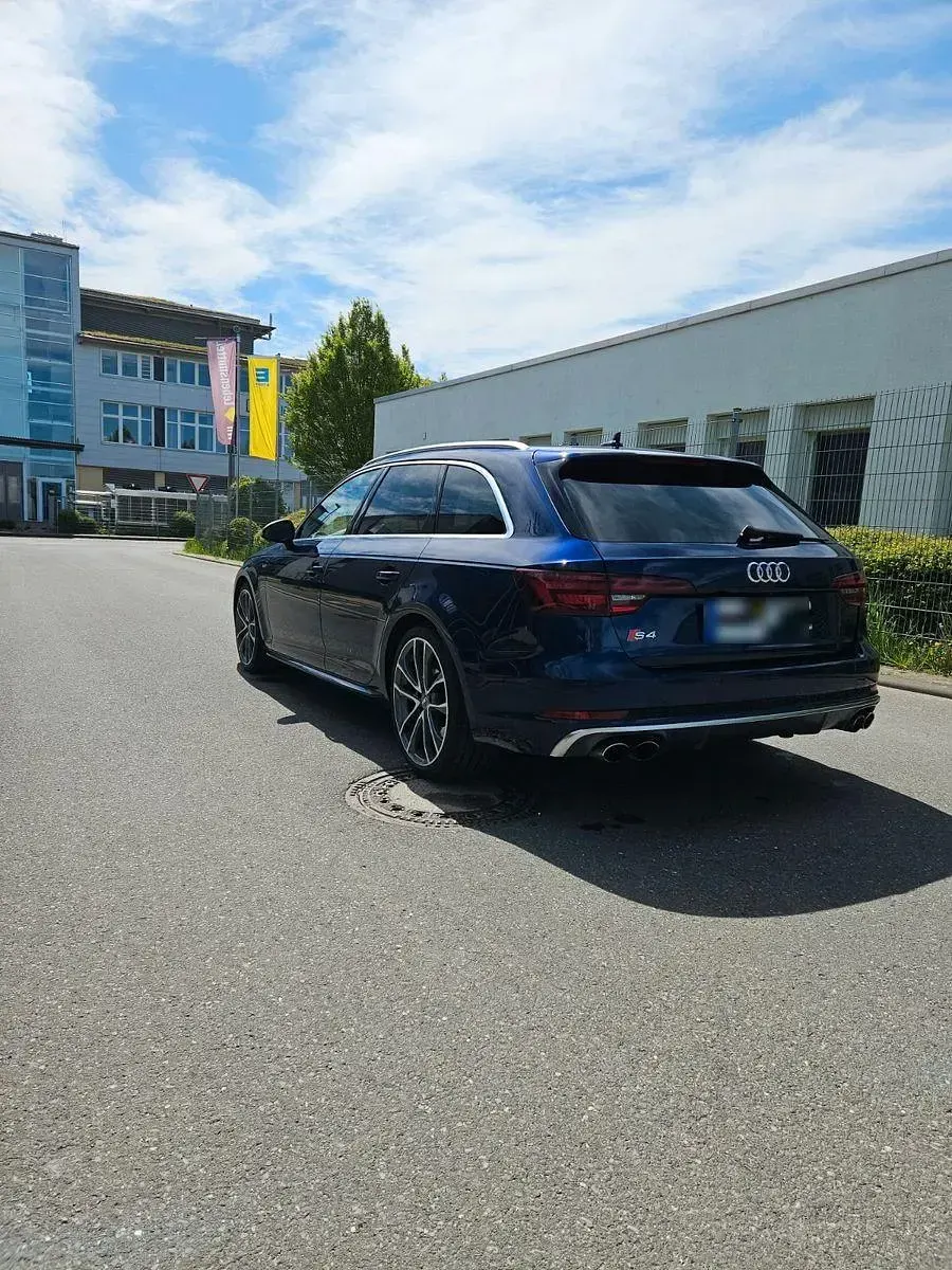 Gebraucht Audi S4 Sport 354 PS (260 kW) 2018 Blau Kombi