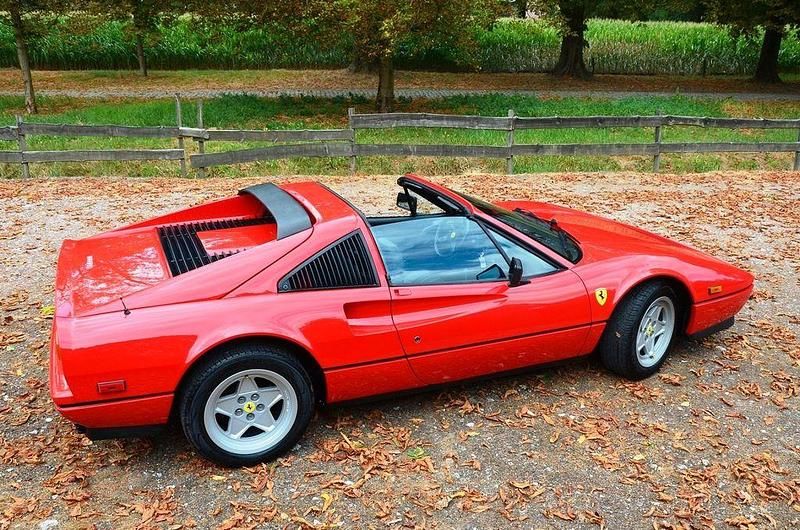 Gebraucht Ferrari 328 271 PS (199 kW) 1986 Rot Cabrio