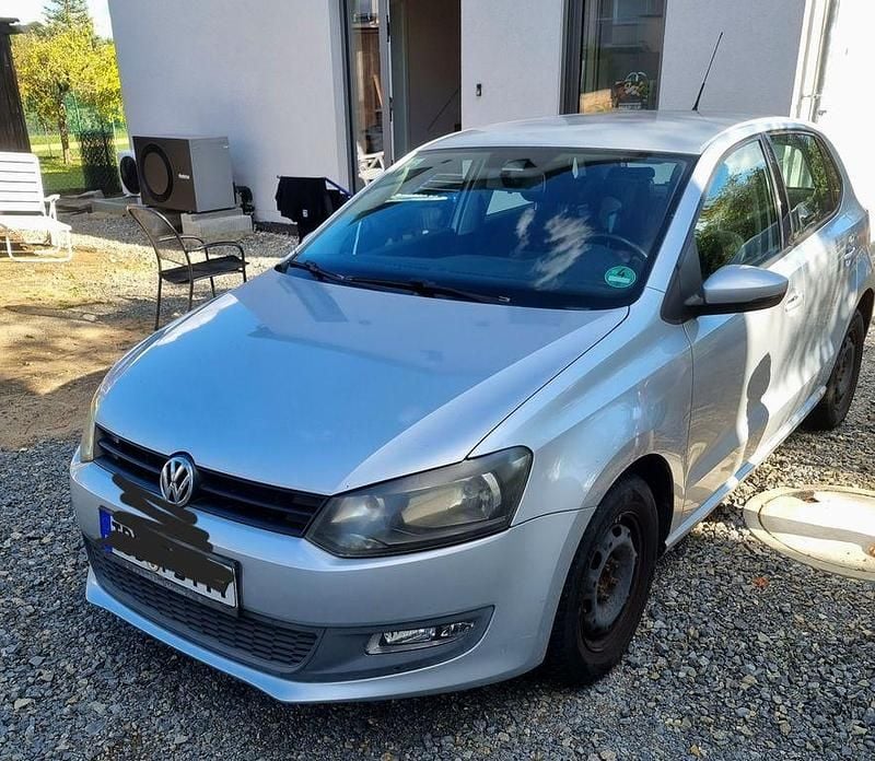Silber Gebraucht 2010 VW Polo Comfortline Limousine | 2.900 € (Superpreis) - Bild 1/4