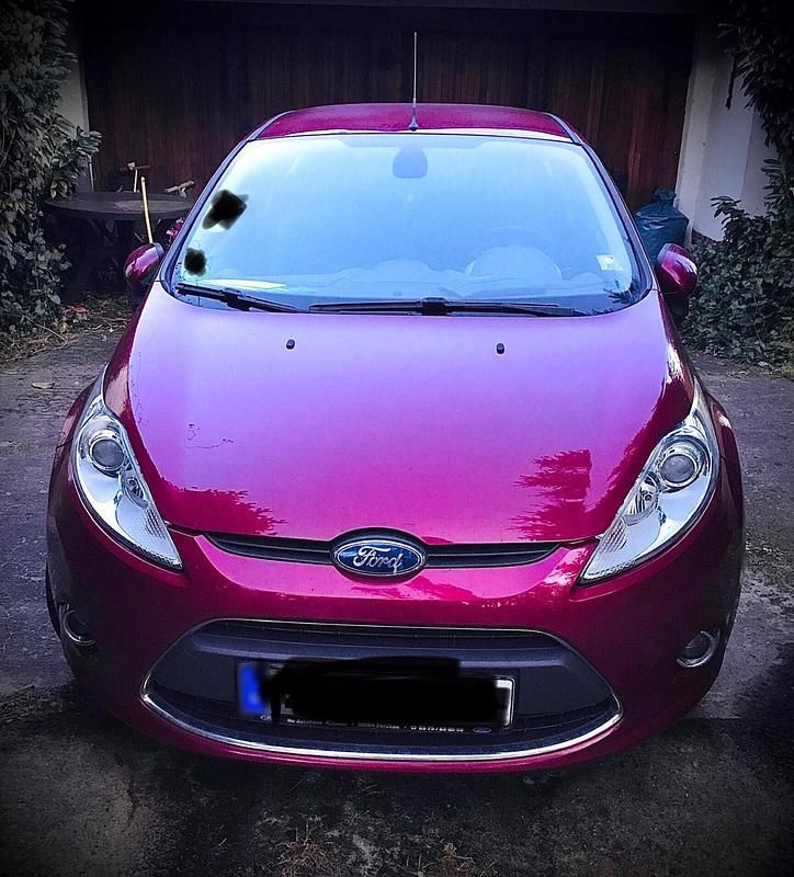 Gebraucht Ford Fiesta 82 PS (60 kW) 2009 Rot Kleinwagen