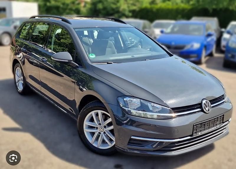 Indiumgrau Gebraucht 2017 VW Golf VII Comfortline Kombi | 10.900 € (Superpreis) - Bild 1/3
